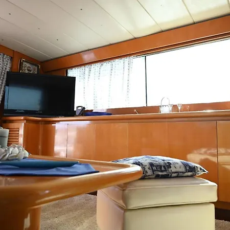 Affitta Yacht Di Lusso 아파트
