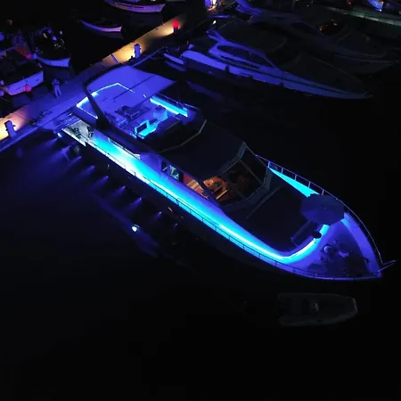 Affitta Yacht Di Lusso 아파트 *
