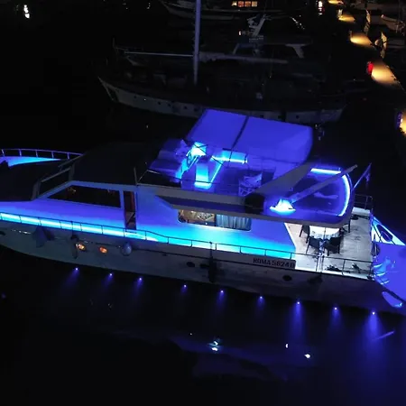 Affitta Yacht Di Lusso * 리포스토