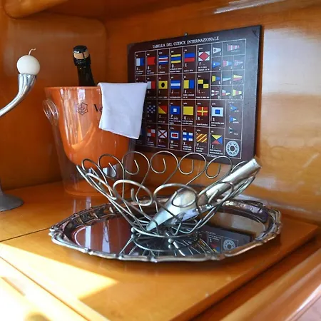 Affitta Yacht Di Lusso *