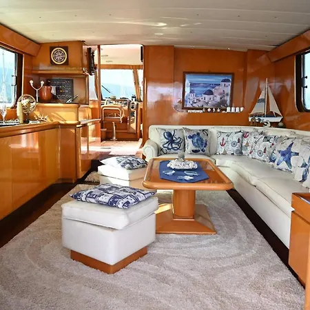 Affitta Yacht Di Lusso 리포스토