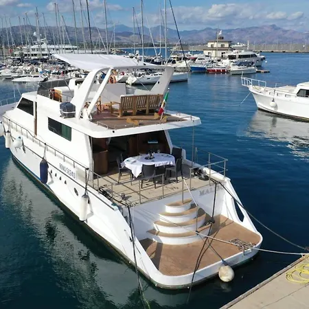 Affitta Yacht Di Lusso * 리포스토