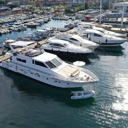 아파트 Affitta Yacht Di Lusso